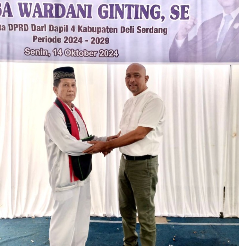 Sehari Dilantik, H Jasawardani Ginting Berangkatkan Marbot Masjid Umrah