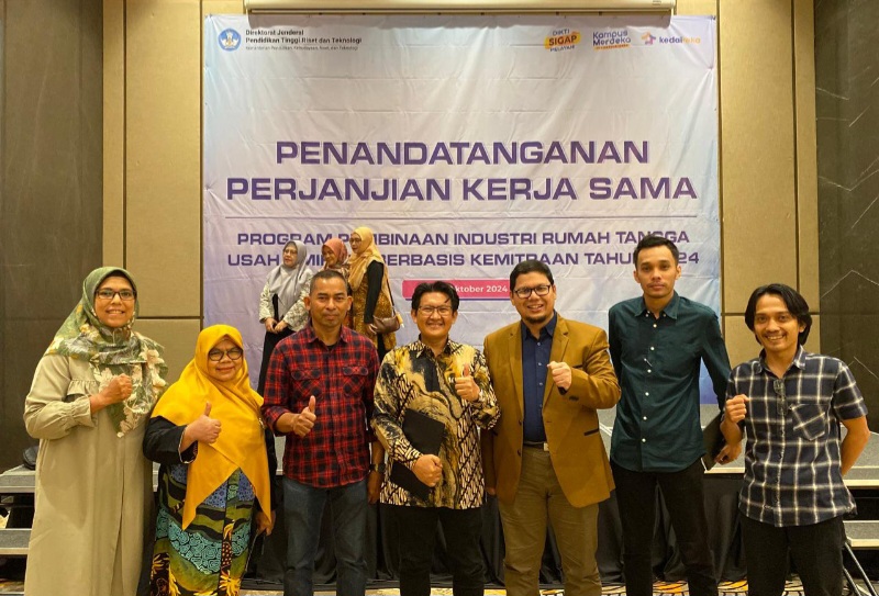 Universitas Dharmawangsa Medan Tandatangani Perjanjian Kerja Sama Program Pembinaan IRT-UM Dengan Dirjen Dikti