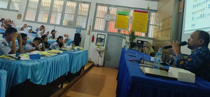 Siswa Dan Guru SMAN 7 Medan Ikuti Workshop Bidang Seni Budaya Dan Bahasa