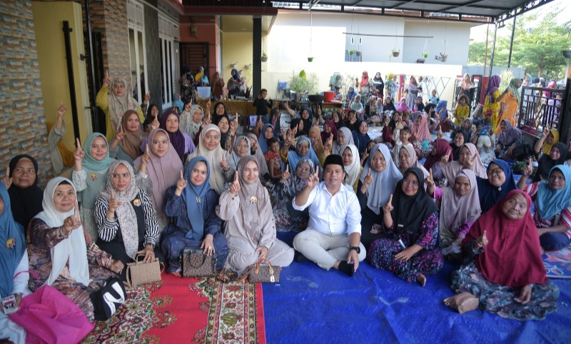 Ibu-ibu Pengajian Minta PMA Benahi Pendidikan Dan Kesehatan Jika Sudah Jadi Bupati