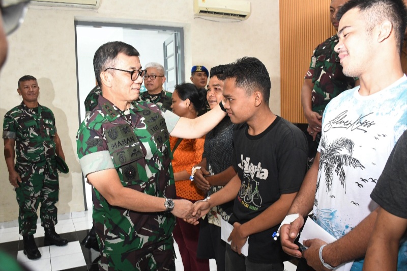 Pangdam I/BB Doakan Kesembuhan Dan Lepas Kepulangan Korban Keributan Biru-Biru Dari RST Putri Hijau