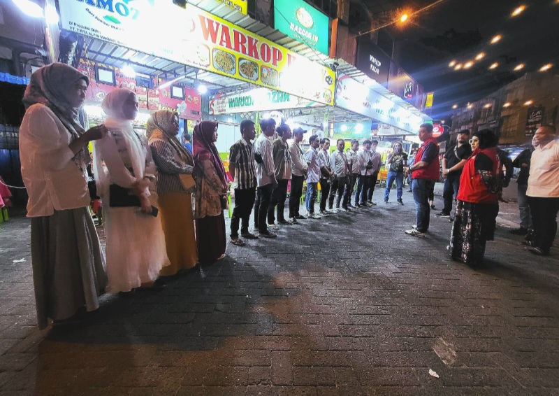 Kuasa Hukum Ridha-Rani 'Turun Gunung' Bersama Puluhan Mahasiswa Lakukan Canvassing Di Lokasi Kuliner