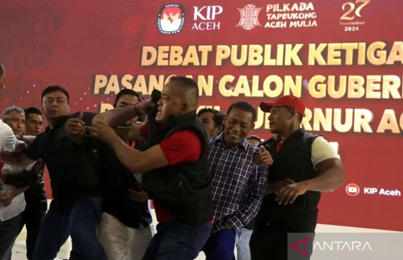 Gegara Satu Paslon Pakai Clip-On Mic Di Kerah, Debat Ketiga Pligub Aceh Ricuh