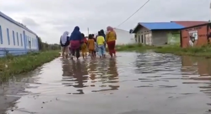 Gudang Tutup Drainase, Kelurahan Paya Pasir Terendam Banjir