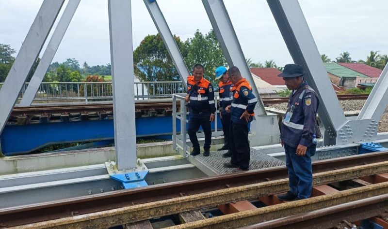 KAI Sumut Ganti Bantalan Kayu Dengan Sintetis