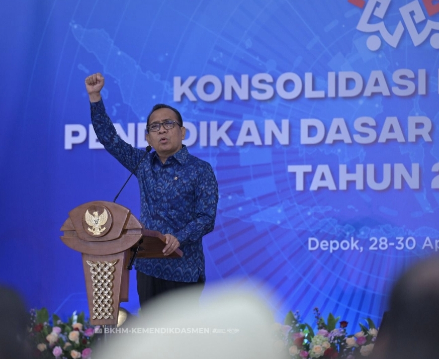 Buka Konsolidasi Nasional Dikdasmen 2025, Menko PMK Ajak Daerah Prioritaskan Pendidikan