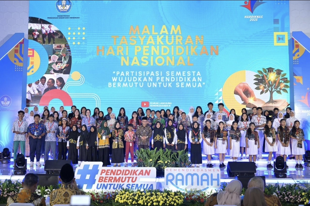 Gelar Malam Tasyakuran Hardiknas 2025, Kemendikdasmen Serahkan 115 Penghargaan