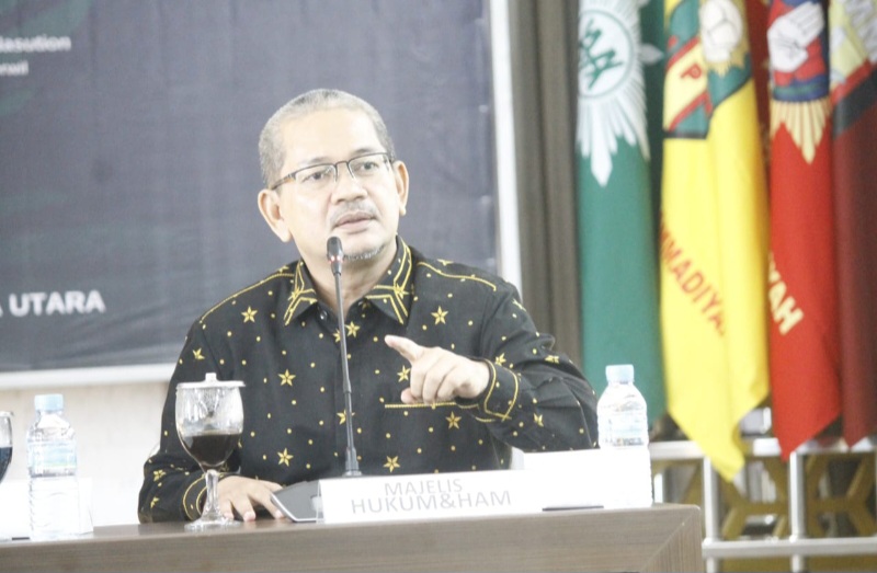 Kebenaran Yang Ditunggu, Kekuasaan Yang Dicurigai