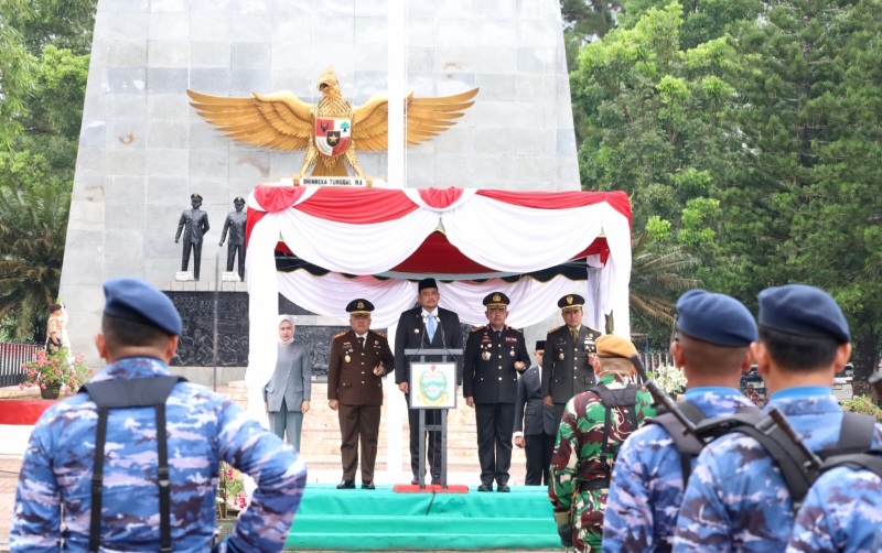 Peringati Hari Kesaktian Pancasila, Gubsu Berikan Tali Asih Ke Keluarga Letda Sujono