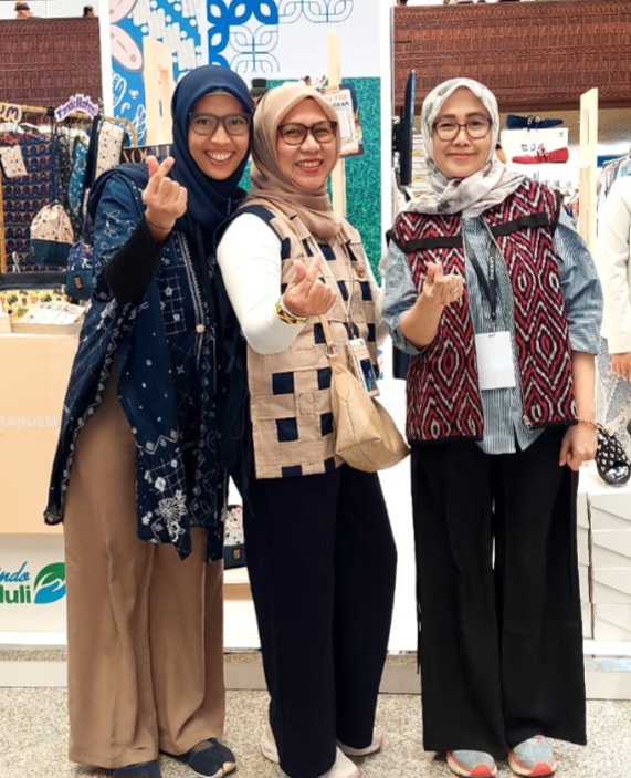 UMKM Binaan Pelindo Regional 1 Tampil Di Inacraft October 2025 "Youthpreneurs"