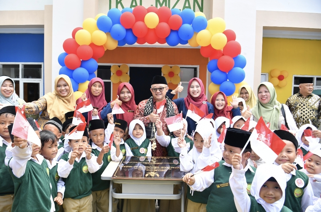 Resmikan Program Revitalisasi Sekolah di Majalengka, Mendikdasmen: Sekolah Swasta Tetap Diperhatikan