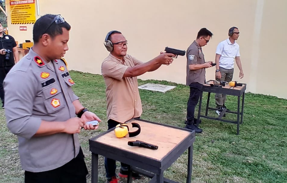 Sensasi Menembak Di Lapangan Tantya Sudhirajati