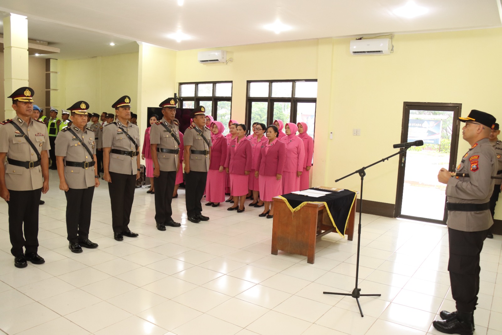 Kapolres Pakpak Bharat Pimpin Serah Terima Jabatan Waka Polres Dan PJU