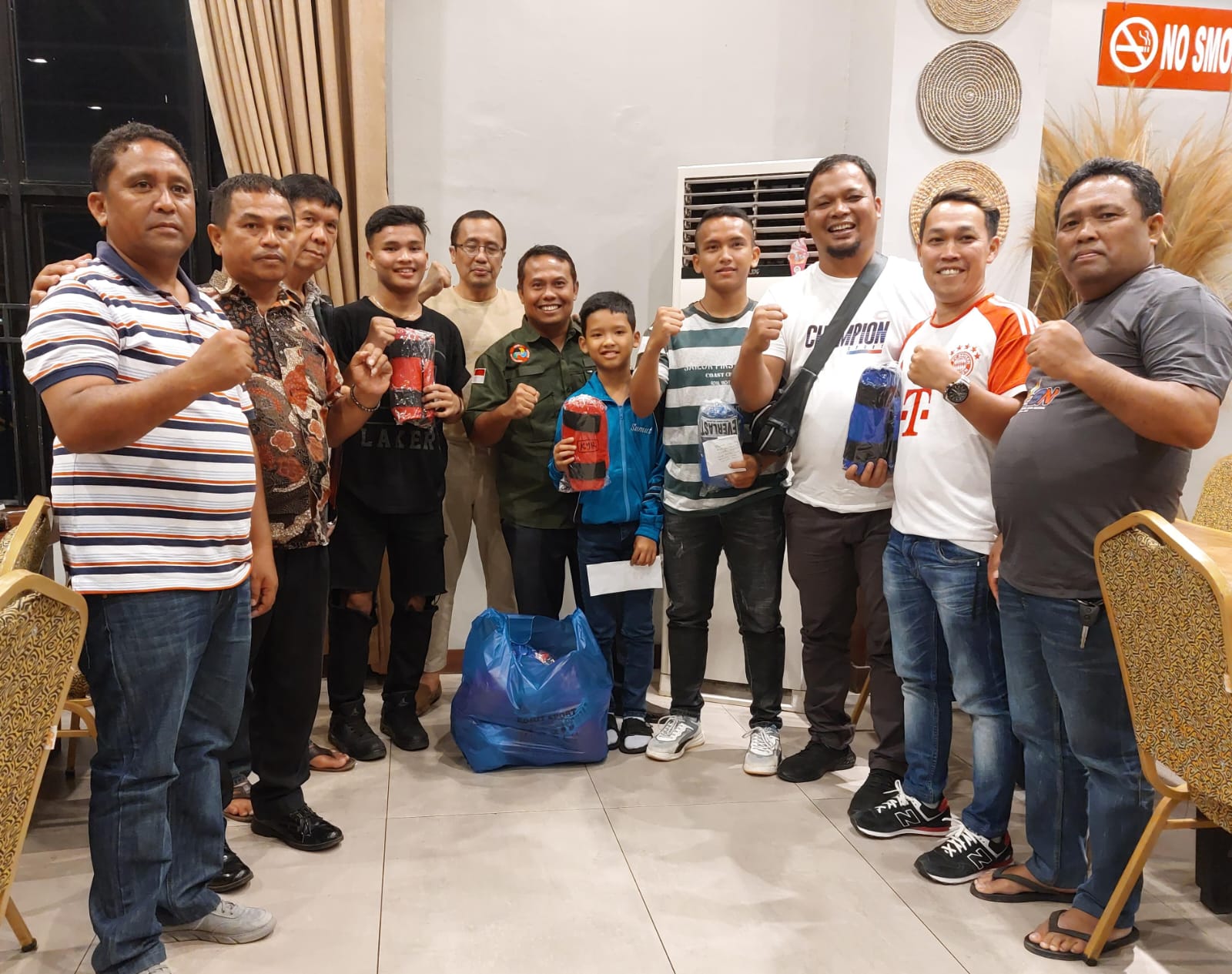 Pengprov Kei Shin Kan Sumut Berikan Penghargaan kepada Indra NapitupuluPeraih Medali Emas di O2SN