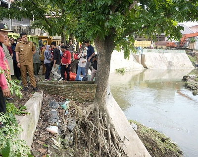 Bobby Nasution Pimpin Aksi Kolaborasi Pemko dan Kodim 0201 Medan Bersihkan dan Tata Sungai Sikambing