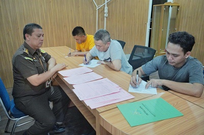 Kejari Medan Tahan Tersangka Perdagangan 275 Kg Sisik Trenggiling