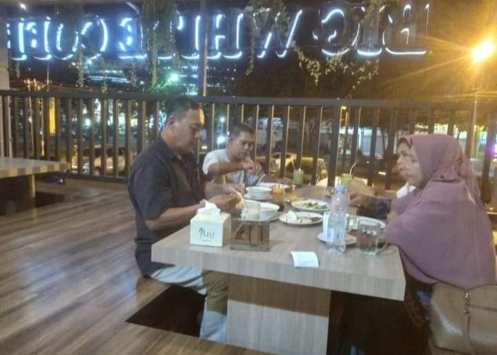 Kawar Terharu Dapat Kejutan Ulang Tahun Dari Sahabat Lama, Yeti Defrina