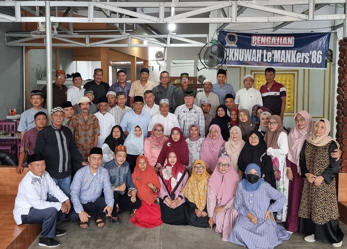Le’MANKers'86 Kukuhkan Pengurus Baru Ukhuwah