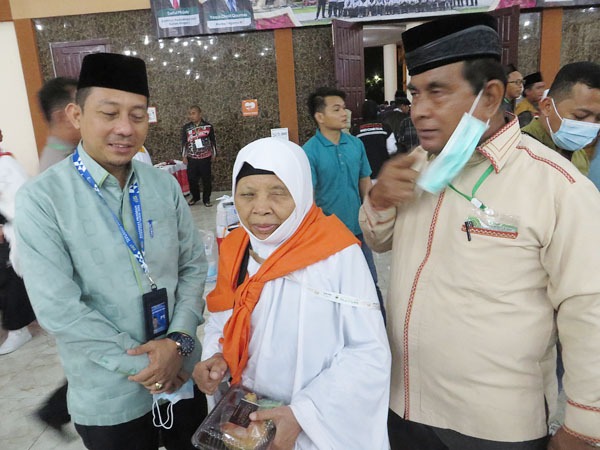 Jenni Heriyani, Jamaah Tuna Netra Kloter 16 Medan Bersyukur Tunaikan Haji