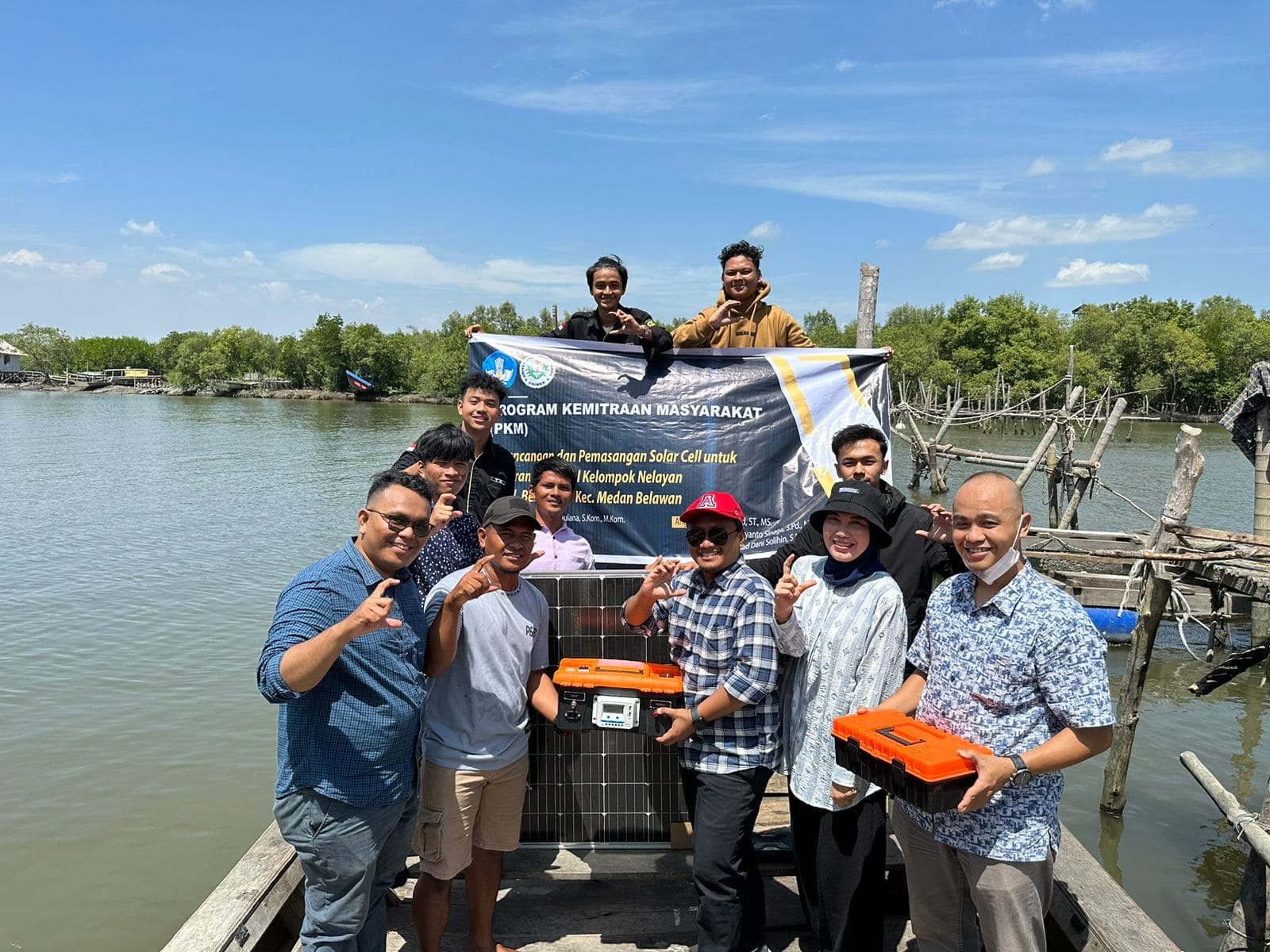 Tim Dosen Unimed Terapkan Teknologi Solar Cell Kepada Kapal Nelayan Di Kelurahan Belawan I Medan Belawan