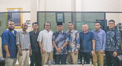 Silaturahmi Pemkab Labura Ke Harian Waspada