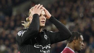 Man City Makin Tertinggal Dari Arsenal