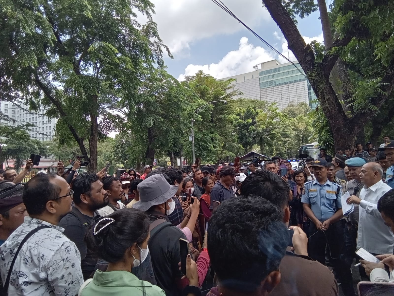 Masyarakat Adat Desak Cabut Izin TPL