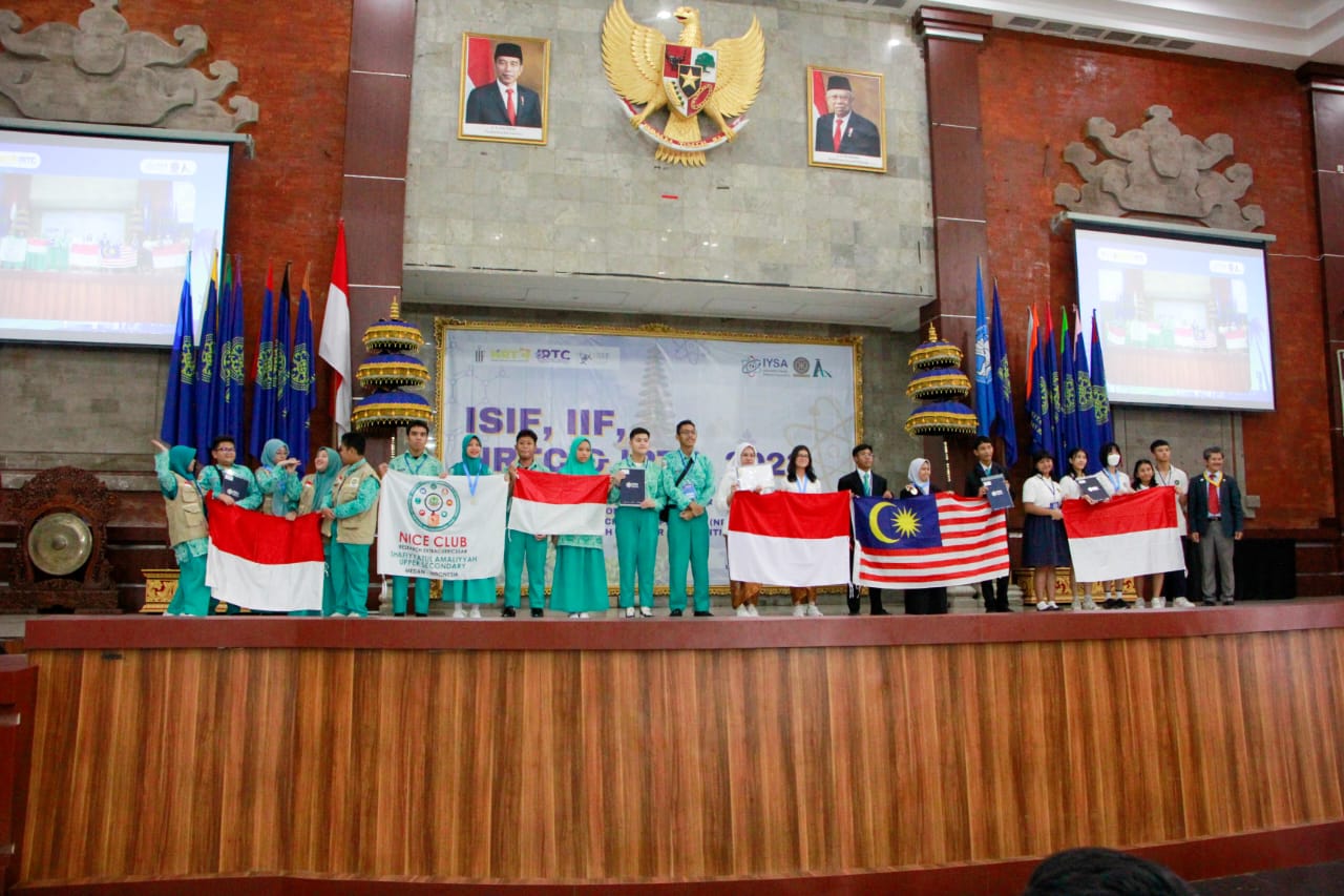 Tim Penelitian SMA YPSA Raih 4 Medali Ajang ISIF 2023 Di Bali