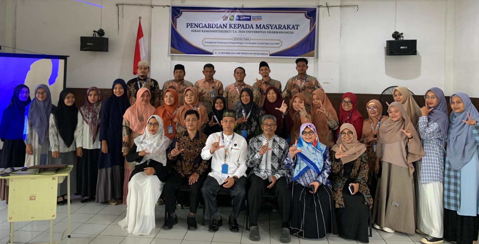 PKM Dosen Universitas Dharmawangsa Di SMP Islam An Nizam Medan