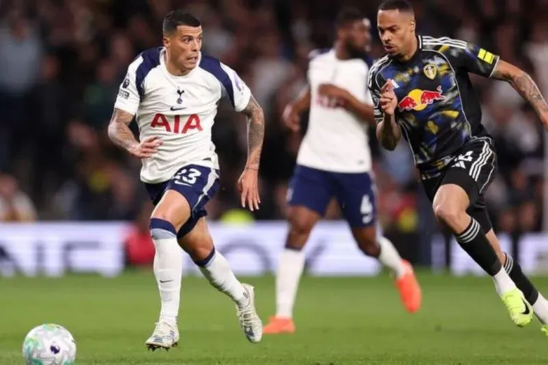 Ditahan Leeds, Hotspur Gagal Jauhi Zona Degradasi