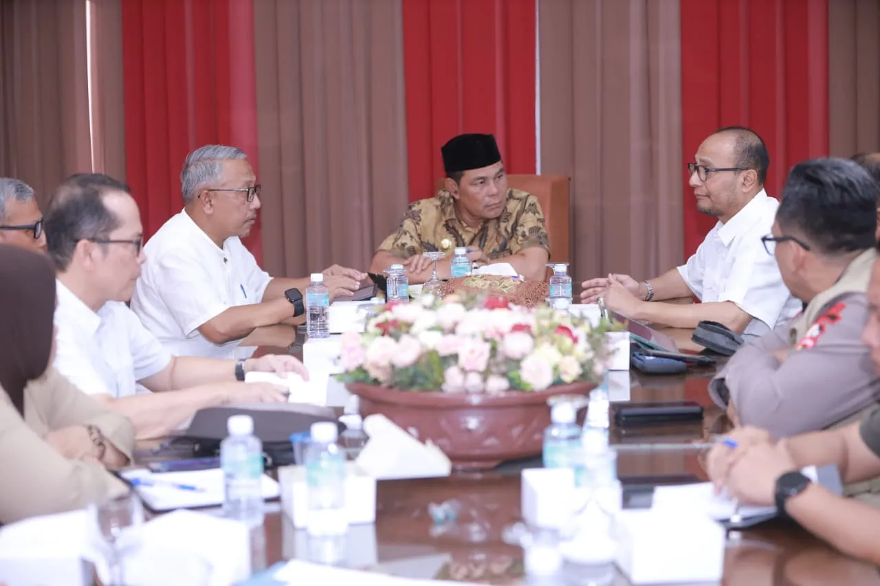 Bupati Aceh Besar Dorong Koordinasi Terpadu Untuk Percepatan Rehab Rekon Pascabencana