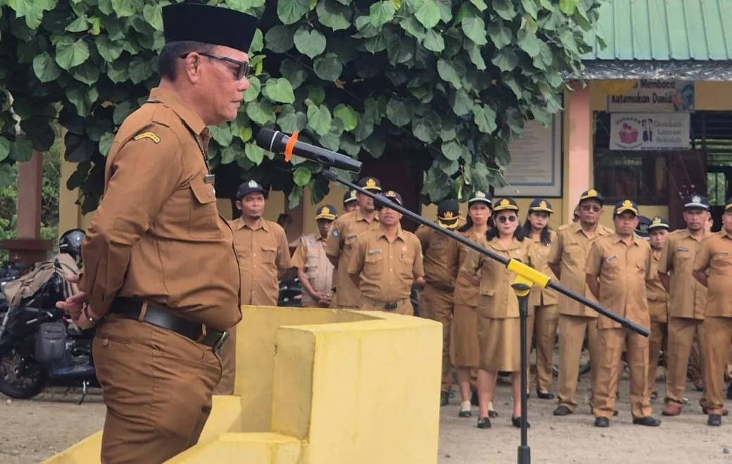 Kadis Pendidikan Samosir Tegaskan Larangan Eksposur Anak, Pembagian Sepatu Tetap Diperbolehkan