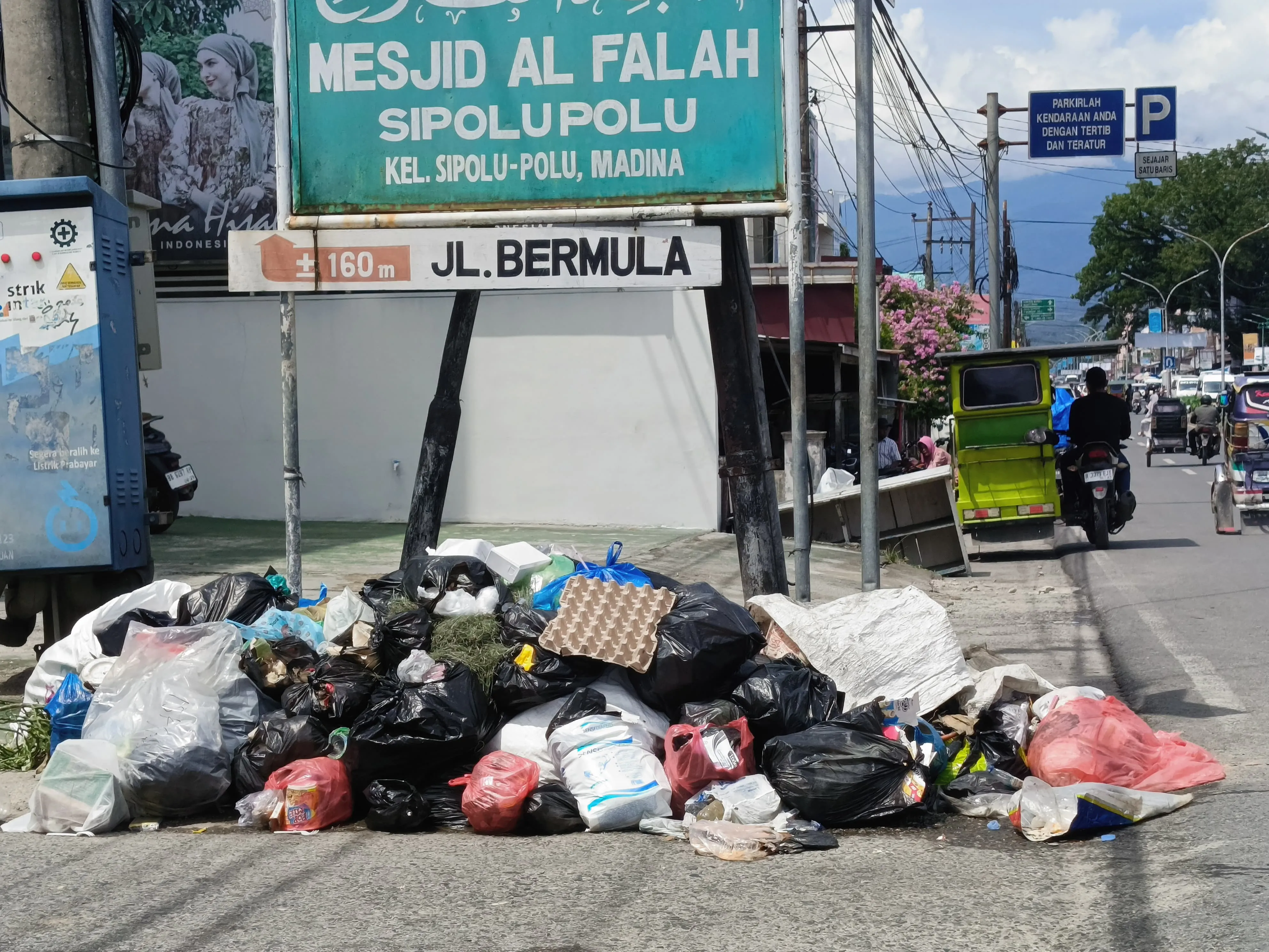 Warga Luar Tersenyum Sinis, Wajah Kota Panyabungan Penuh Tumpukan Sampah