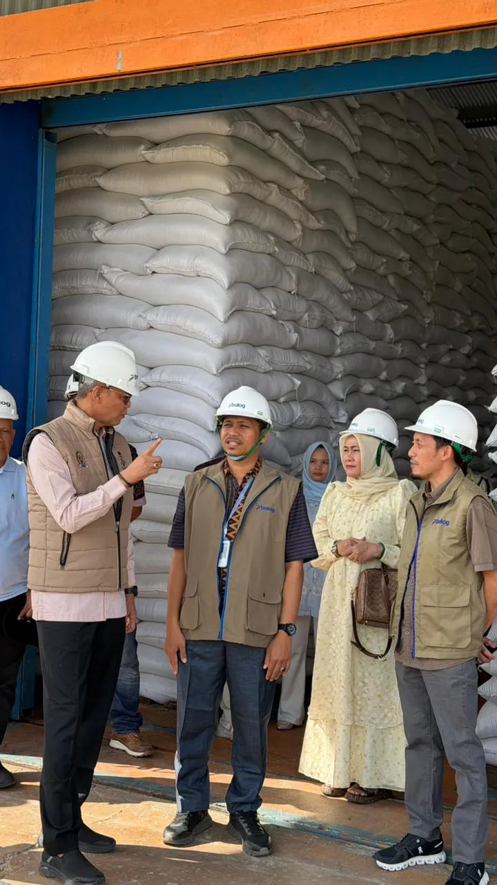 Kunker Ke Bulog Lhokseumawe, TA Khalid: Stok Pangan Aceh Aman