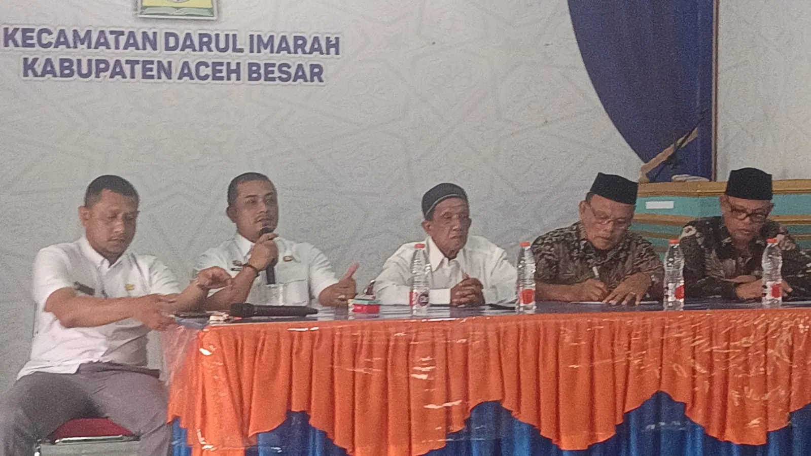 Camat Darul Imarah Pimpin Sosialisasi Pemilihan Tuha Peut Gampong 2026–2032