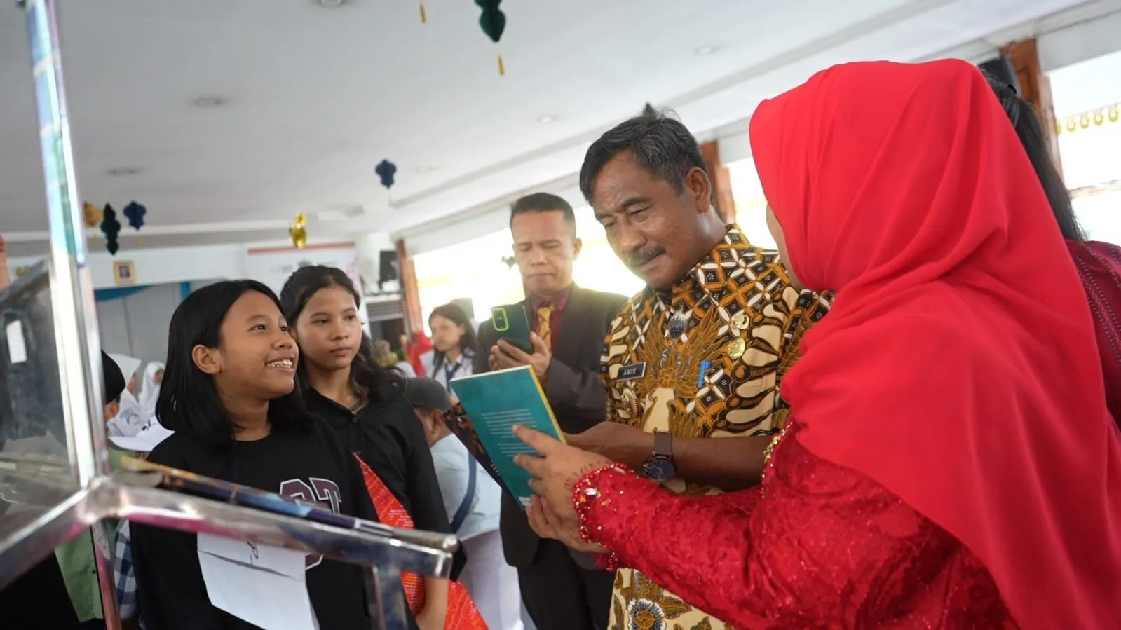 Wali Kota Binjai Hadiri Pagelaran dan Pameran Seni Rupa SMP Negeri 3 Binjai