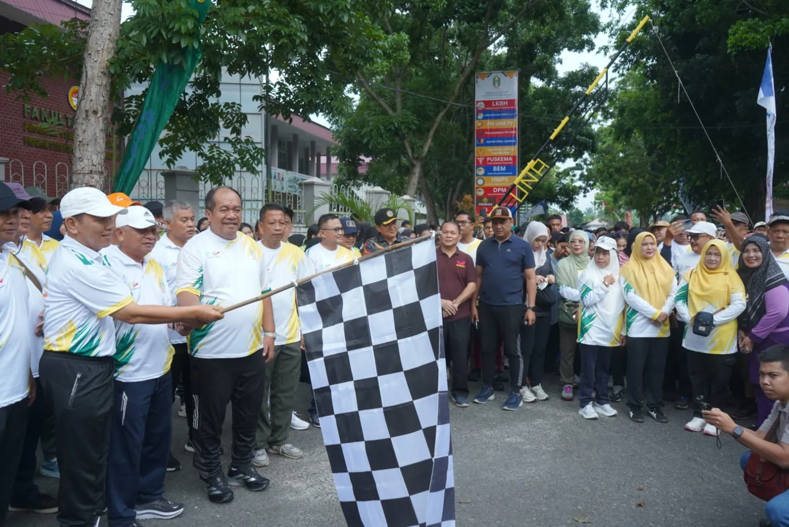 Peringati Dies Natalis ke-40, UNA Gelar Jalan Santai Diikuti 2.500 Peserta, Harapan Jadi Perguruan Tinggi Negeri