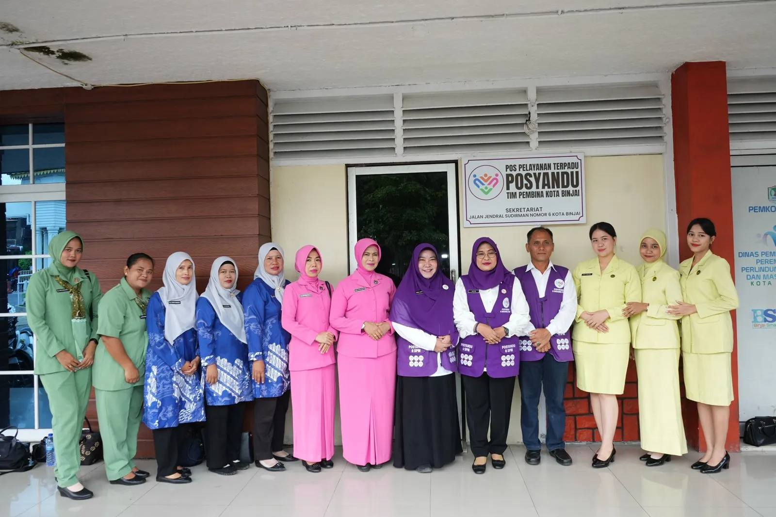 Ny. Nurhayati Amir Hamzah Evaluasi Pelayanan Posyandu Tunas Bangsa IX