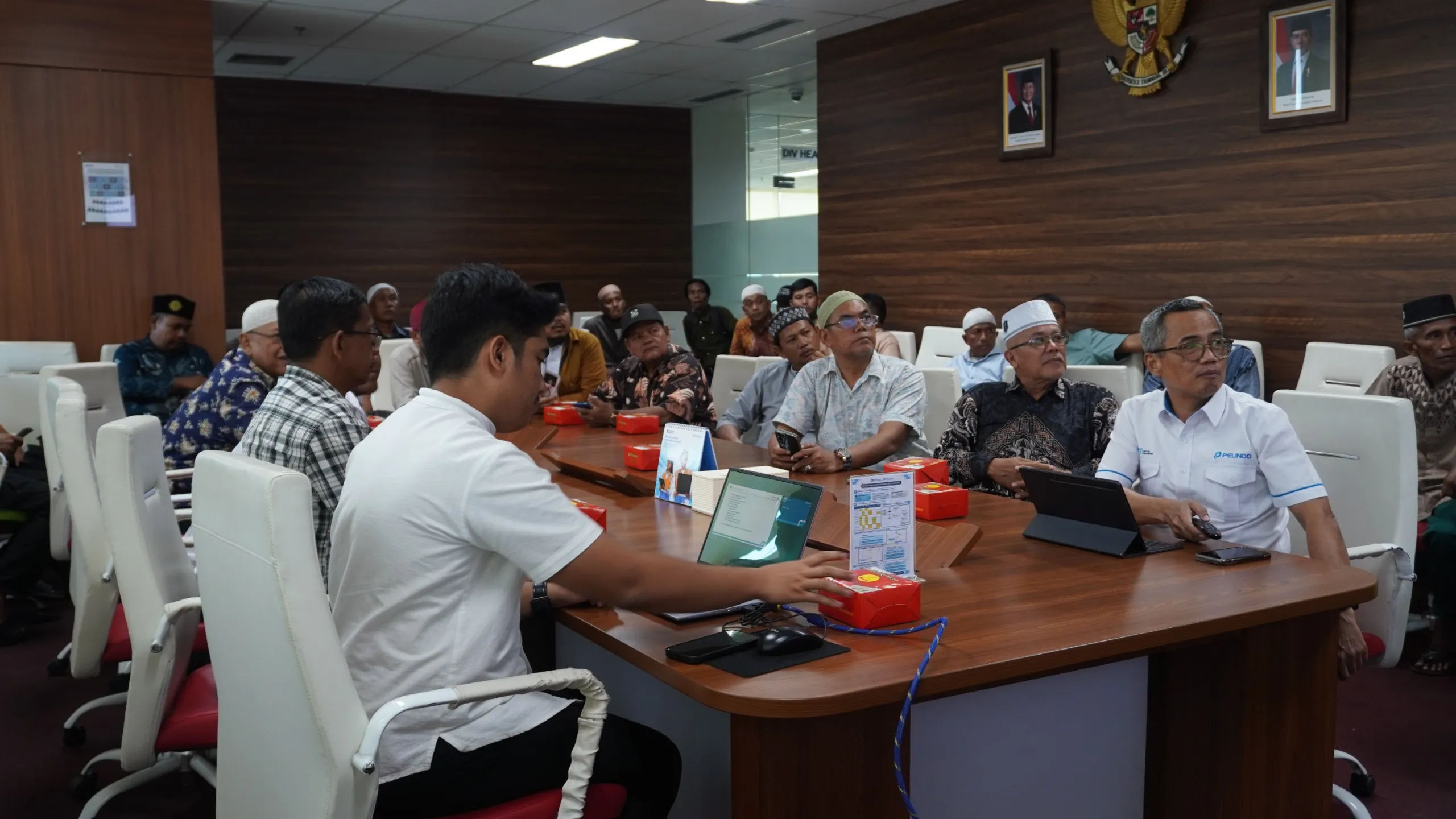 Perkuat Kepedulian Sosial, Pelindo Regional 1 Gandeng 33 BKM Salurkan Hewan Kurban di Belawan