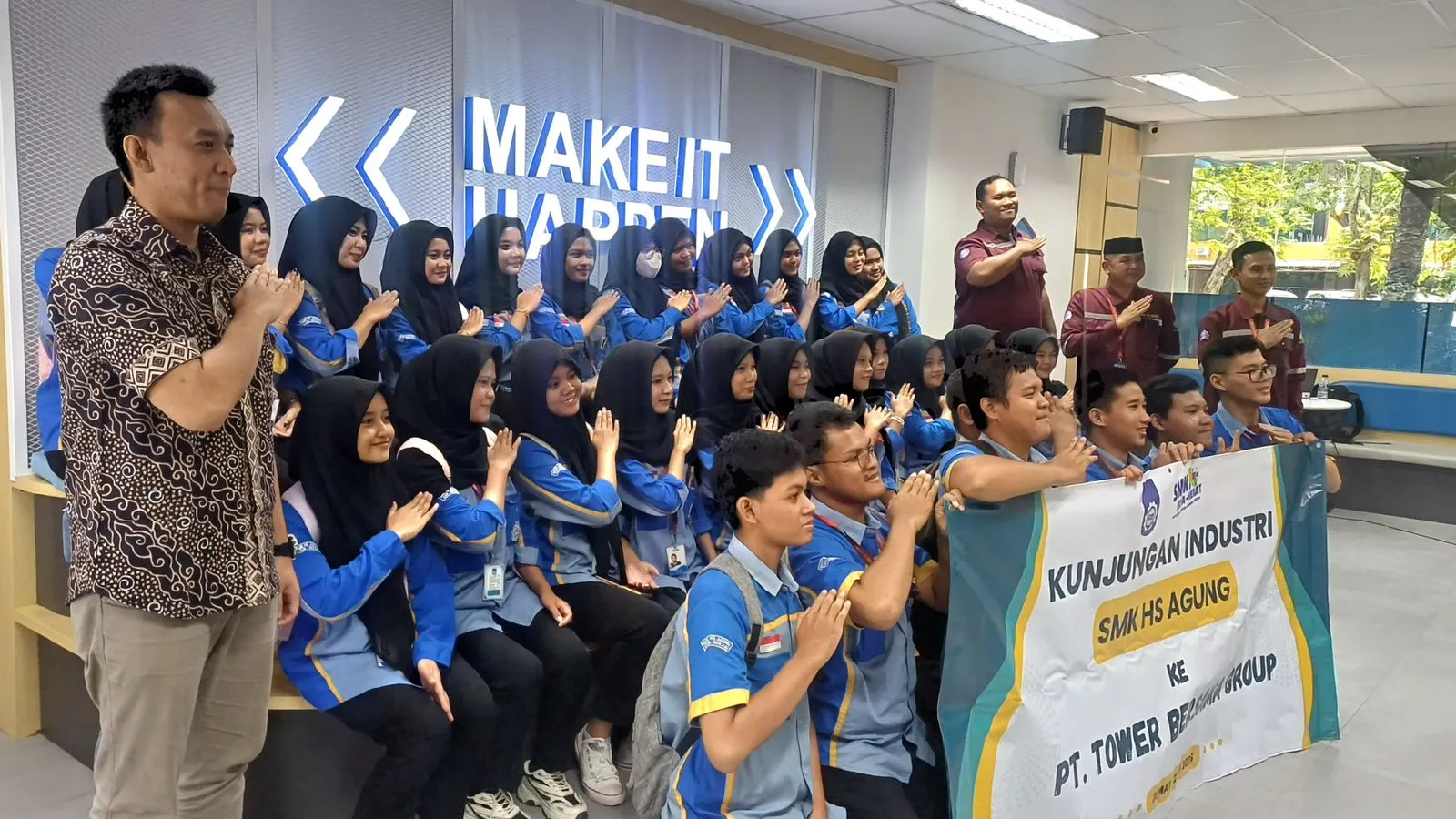 Di Balik Status "Siap Kerja", Lulusan SMK Masih Mengejar Kompetensi