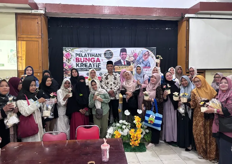 Ahmad Darwis Gelar Pelatihan Bunga Kreatif Gratis Di Medan