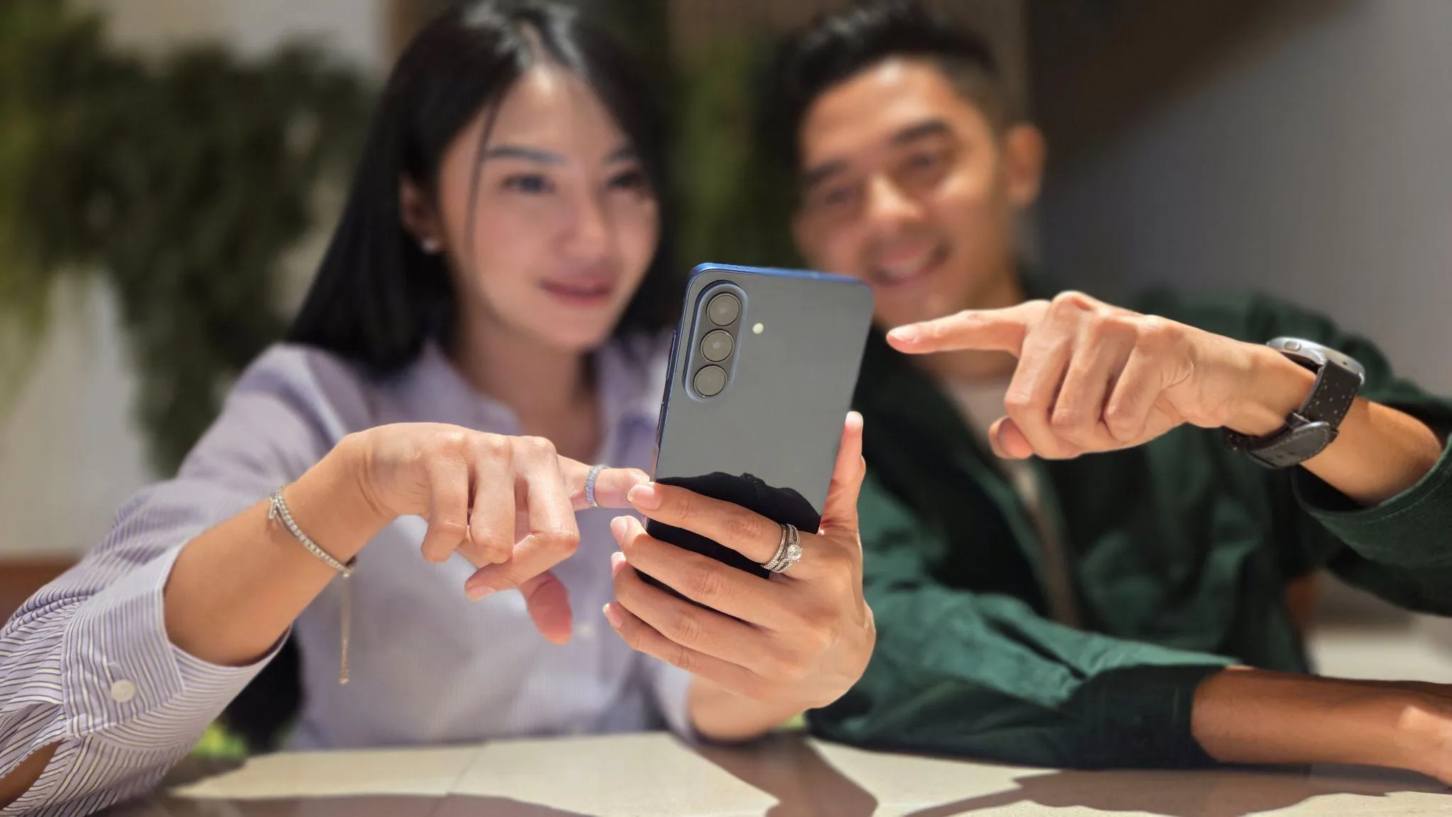 Samsung Galaxy A57 vs Galaxy A55 5G? Berikut Keunggulan yang Paling Terasa