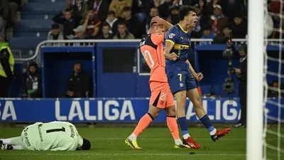 Gasak Barcelona, Alaves Jauhi Zona Degradasi