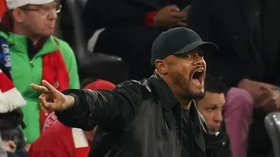Kompany: Harusnya Ada Kartu Merah Dan Bayern Dapat Hadiah Penalti