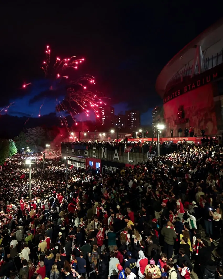 Euforia Fans Arsenal Pecah, London Bak Lautan Manusia