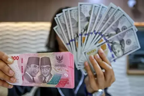 Rupiah Jebol Rp17.900, Konflik Timur Tengah Dan Harga Minyak Jadi Pemicu