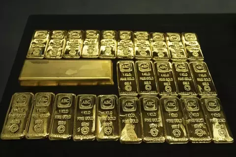 Harga Emas Bergejolak, Pembeli Di India Dan China Tahan Belanja