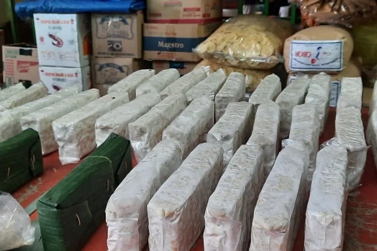 Rupiah Terpuruk, Pedagang Tempe Keluhkan Omzet Anjlok Hingga 35 Persen