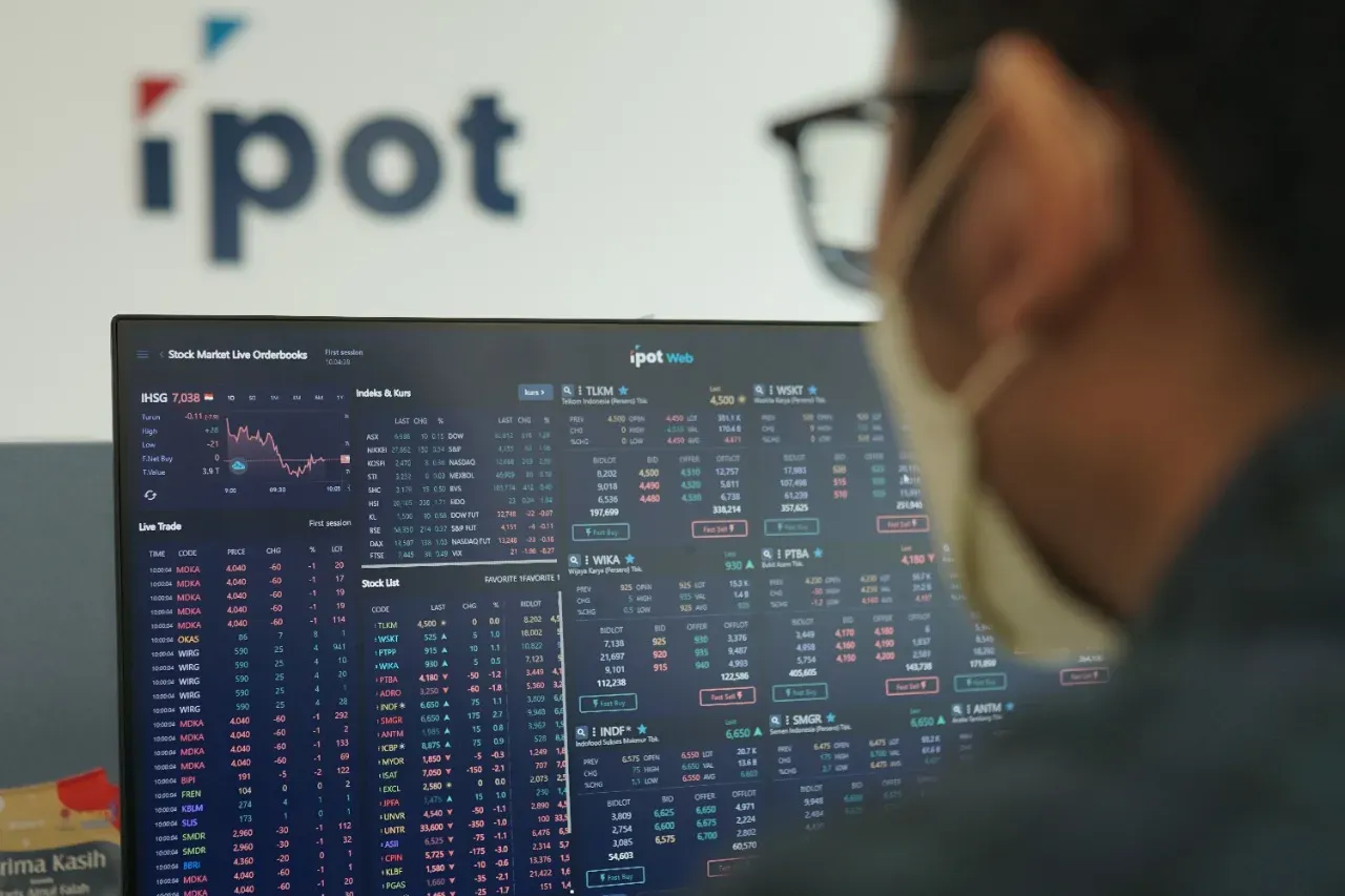 IHSG Masih Downtrend, Intip Rekomendasi Saham Pilihan IPOT Pekan Ini