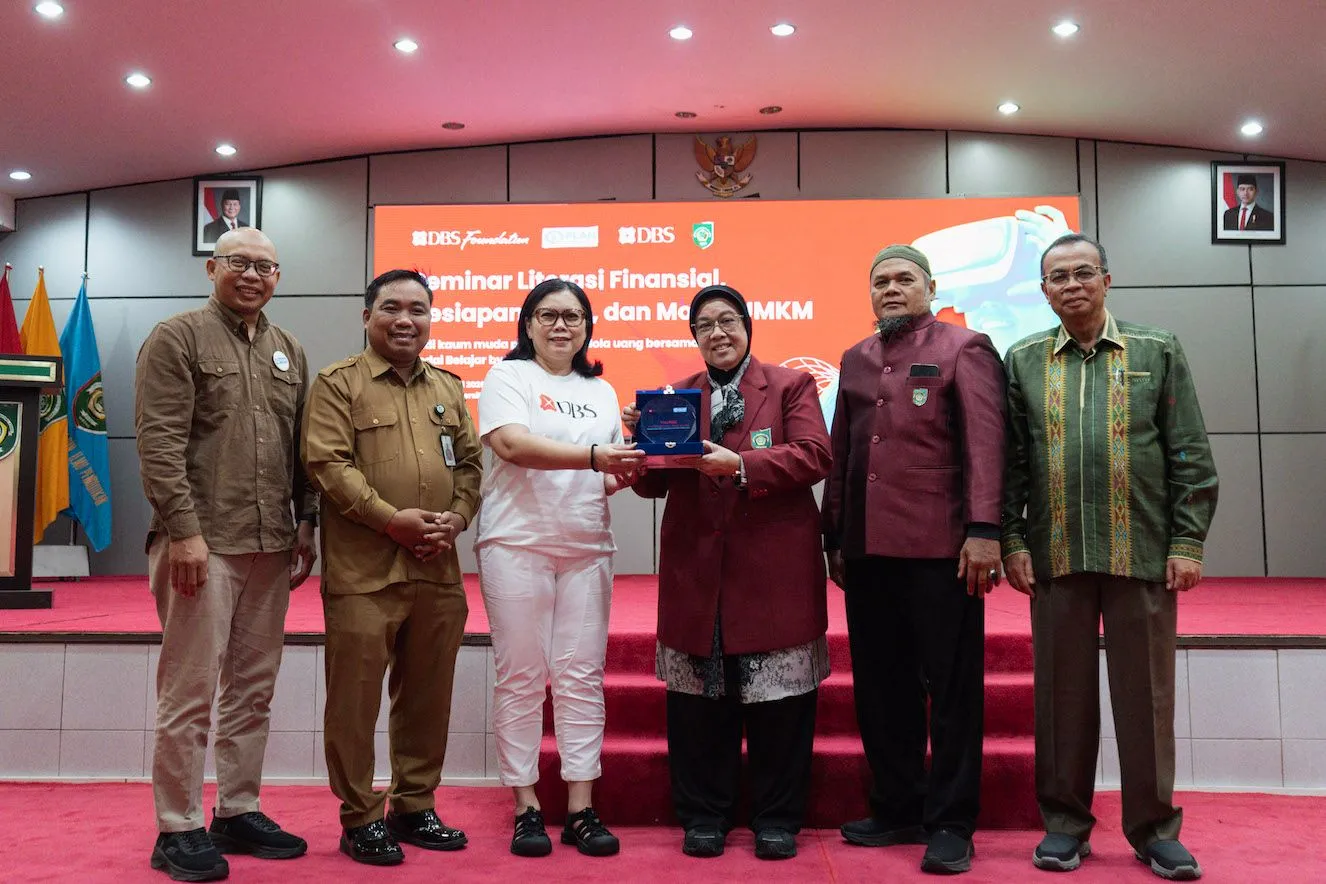 Pelatihan Literasi Keuangan Bagi Mahasiswa UISU Dan Pelaku UMKM